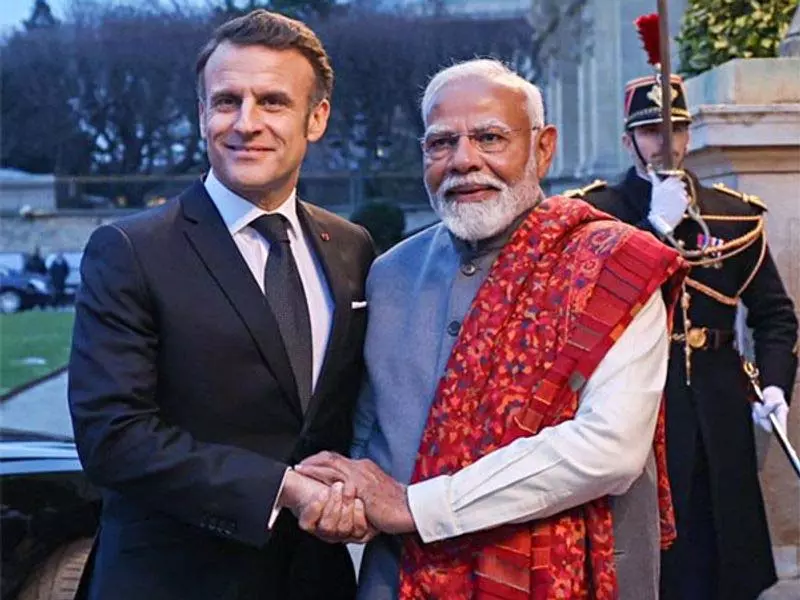 मोदी-मैक्रों की मुलाकात, यूक्रेन और पश्चिम एशिया में शांति पर चर्चा मोदी-मैक्रों की मुलाकात, यूक्रेन और पश्चिम एशिया में शांति पर चर्चा