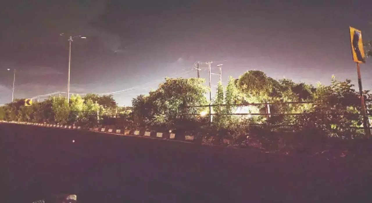 Bhubaneswar : कटक-पुरी बाईपास रोड पर स्ट्रीट लाइटें बंद Bhubaneswar : कटक-पुरी बाईपास रोड पर स्ट्रीट लाइटें बंद