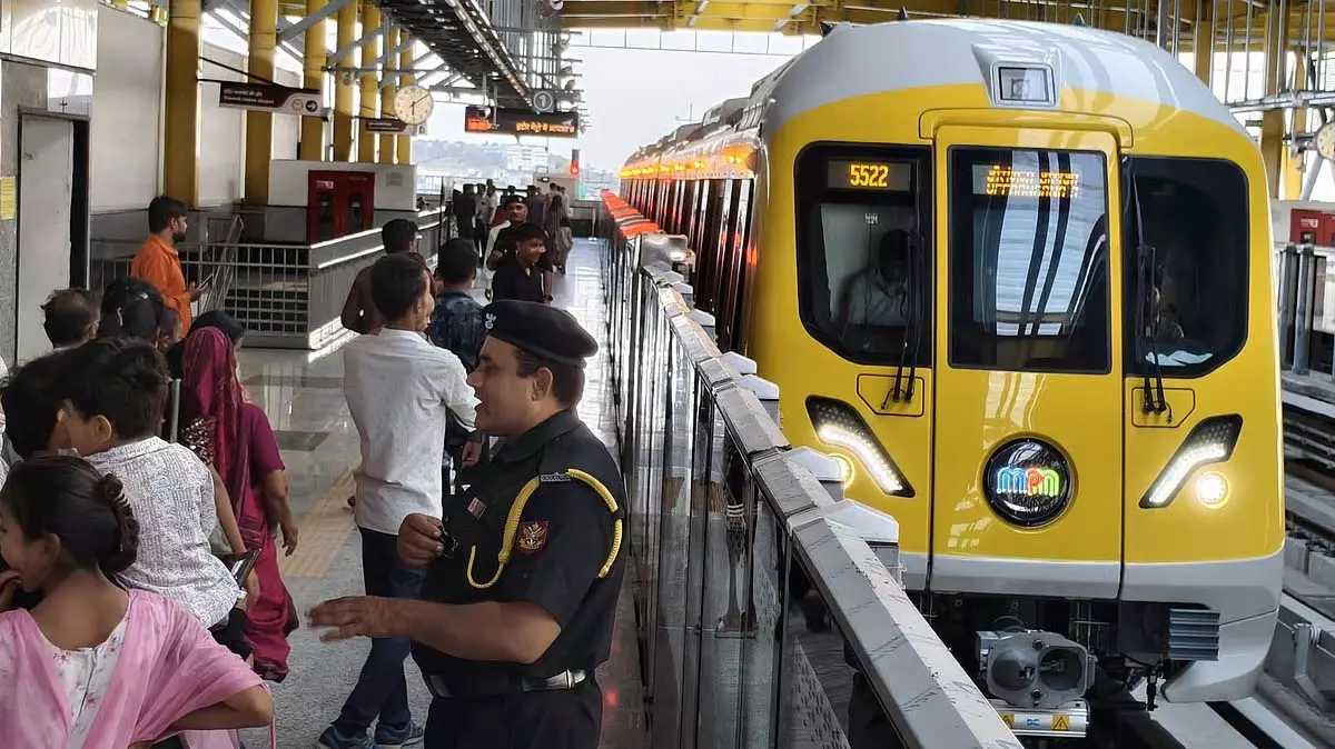 Indore : मेट्रो की सुरक्षा के लिए विशेष सशस्त्र बल गठित करेगा विशेष इकाई Indore : मेट्रो की सुरक्षा के लिए विशेष सशस्त्र बल गठित करेगा विशेष इकाई