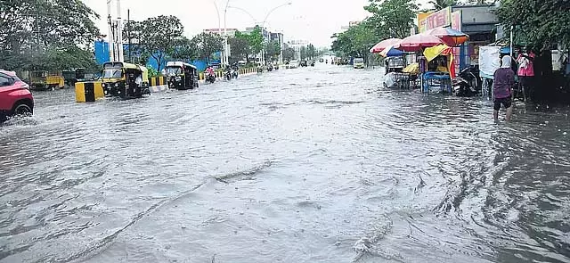 Tamil Nadu: अगले 3 घंटों तक 12 जिलों में बारिश Tamil Nadu: अगले 3 घंटों तक 12 जिलों में बारिश