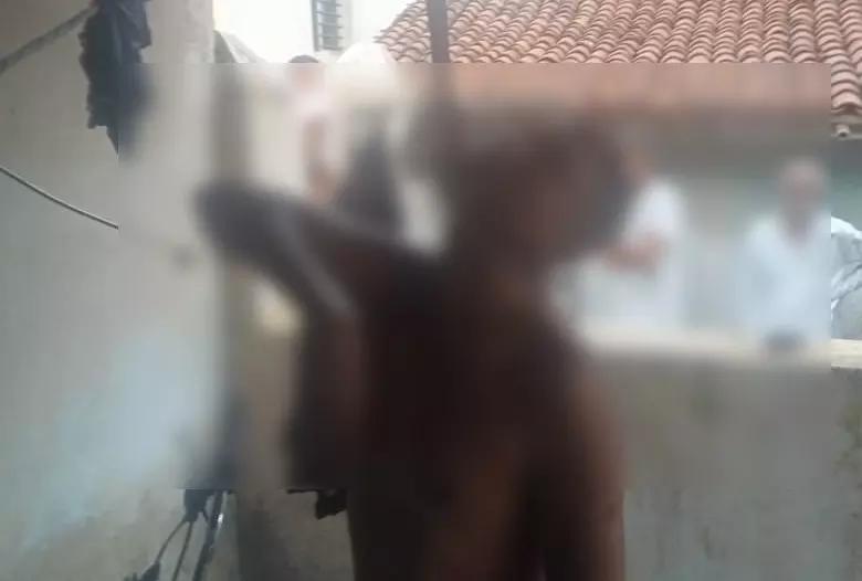 बीमार शख्स ने किया सुसाइड, पुलिस ने मालवाहक से शव को मुर्दाघर भिजवाया बीमार शख्स ने किया सुसाइड, पुलिस ने मालवाहक से शव को मुर्दाघर भिजवाया