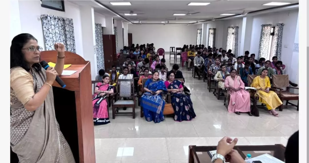 शासकीय नवीन महाविद्यालय गुढियारी में कैरियर मार्गदर्शन और प्लेसमेंट कैम्प का आयोजन शासकीय नवीन महाविद्यालय गुढियारी में कैरियर मार्गदर्शन और प्लेसमेंट कैम्प का आयोजन