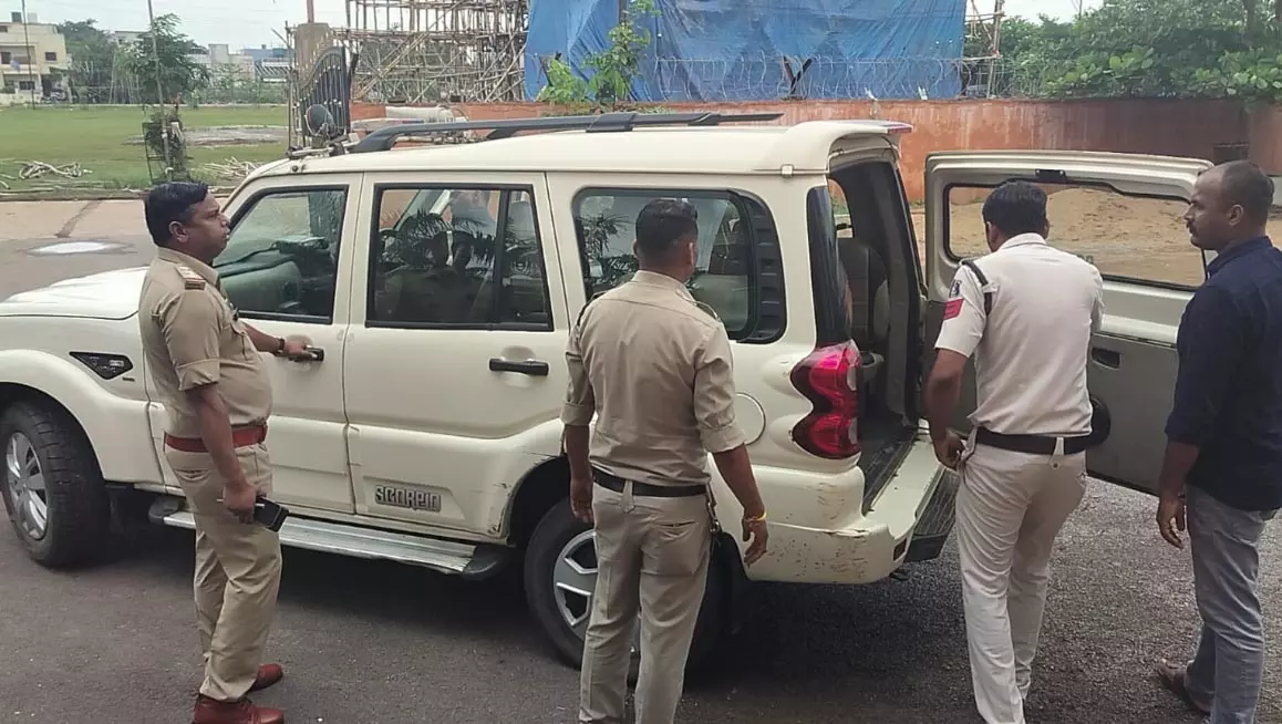दो युवतियां समेत 5 ड्रग पैडलर्स गिरफ्तार, अफगानिस्तान से लाए थे रायपुर दो युवतियां समेत 5 ड्रग पैडलर्स गिरफ्तार, अफगानिस्तान से लाए थे रायपुर