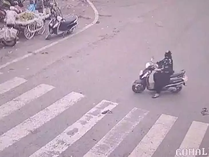 महिला ने चोरी का रास्ता अख्तियार किया, शोहरत पाने का सपना देखा था... महिला ने चोरी का रास्ता अख्तियार किया, शोहरत पाने का सपना देखा था...