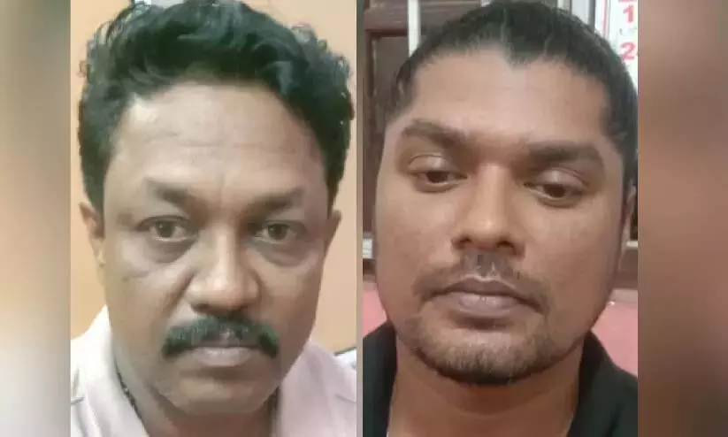 Kerala : एक किलो गांजा के साथ दो लोग गिरफ्तार Kerala : एक किलो गांजा के साथ दो लोग गिरफ्तार