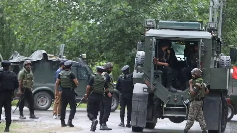 Kathua: हथियारबंद संदिग्ध देखे जाने पर कठुआ में कार्रवाई Kathua: हथियारबंद संदिग्ध देखे जाने पर कठुआ में कार्रवाई