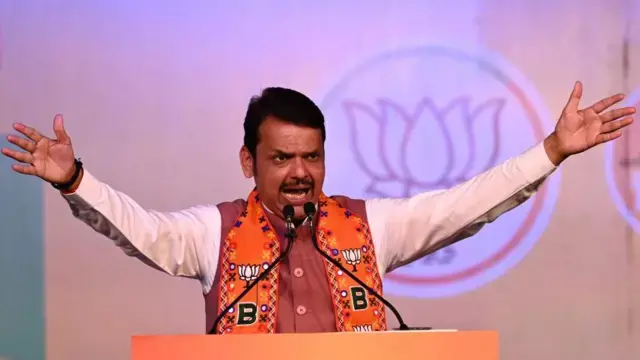 CM फडणवीस ने NDA के उपाध्यक्ष पद के लिए राधाकृष्णन के नाम पर ठाकरे और पवार से समर्थन मांगा CM फडणवीस ने NDA के उपाध्यक्ष पद के लिए राधाकृष्णन के नाम पर ठाकरे और पवार से समर्थन मांगा