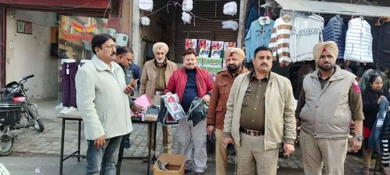 Phagwara MC के पॉलीबैग विरोधी अभियान पर 32,000 रुपये का जुर्माना Phagwara MC के पॉलीबैग विरोधी अभियान पर 32,000 रुपये का जुर्माना