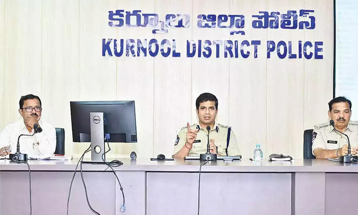 Andhra Pradesh : एसपी ने गणेश उत्सव के लिए दिशानिर्देश जारी किए Andhra Pradesh : एसपी ने गणेश उत्सव के लिए दिशानिर्देश जारी किए