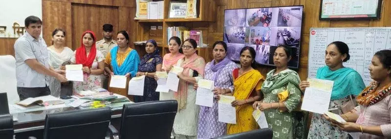 Haryana सरकार की योजनाओं के तहत 25 महिला उद्यमियों को 3.47 लाख रुपये मिले Haryana सरकार की योजनाओं के तहत 25 महिला उद्यमियों को 3.47 लाख रुपये मिले
