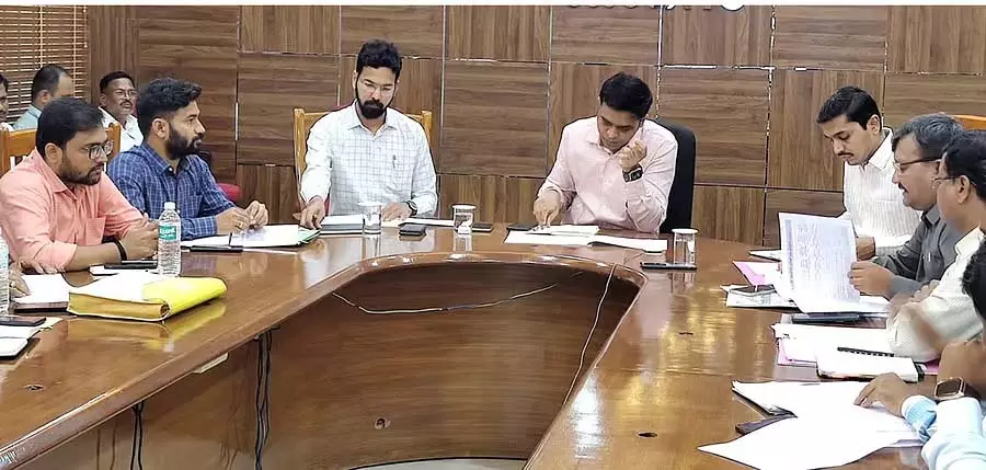 बाढ़ की स्थिति से निपटने के लिए तैयार: जिला कलेक्टर बाढ़ की स्थिति से निपटने के लिए तैयार: जिला कलेक्टर