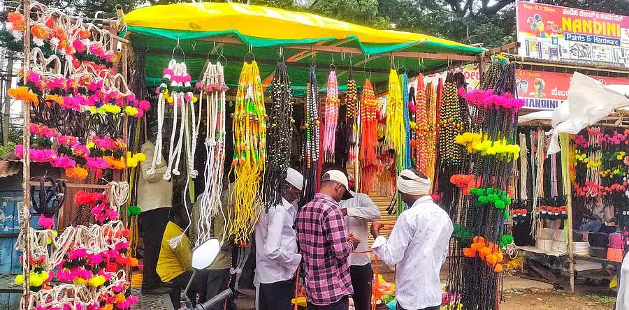 Hulasura : लुप्त हो रहे होला उत्सव की तैयारियाँ Hulasura : लुप्त हो रहे होला उत्सव की तैयारियाँ