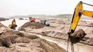 Maharashtra: कर्जत नदी किनारे खनन की जांच की तैयारी Maharashtra: कर्जत नदी किनारे खनन की जांच की तैयारी