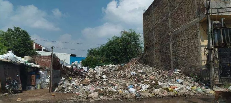 Gurugram में कचरा संकट गहराया, 230 संवेदनशील स्थानों की पहचान Gurugram में कचरा संकट गहराया, 230 संवेदनशील स्थानों की पहचान