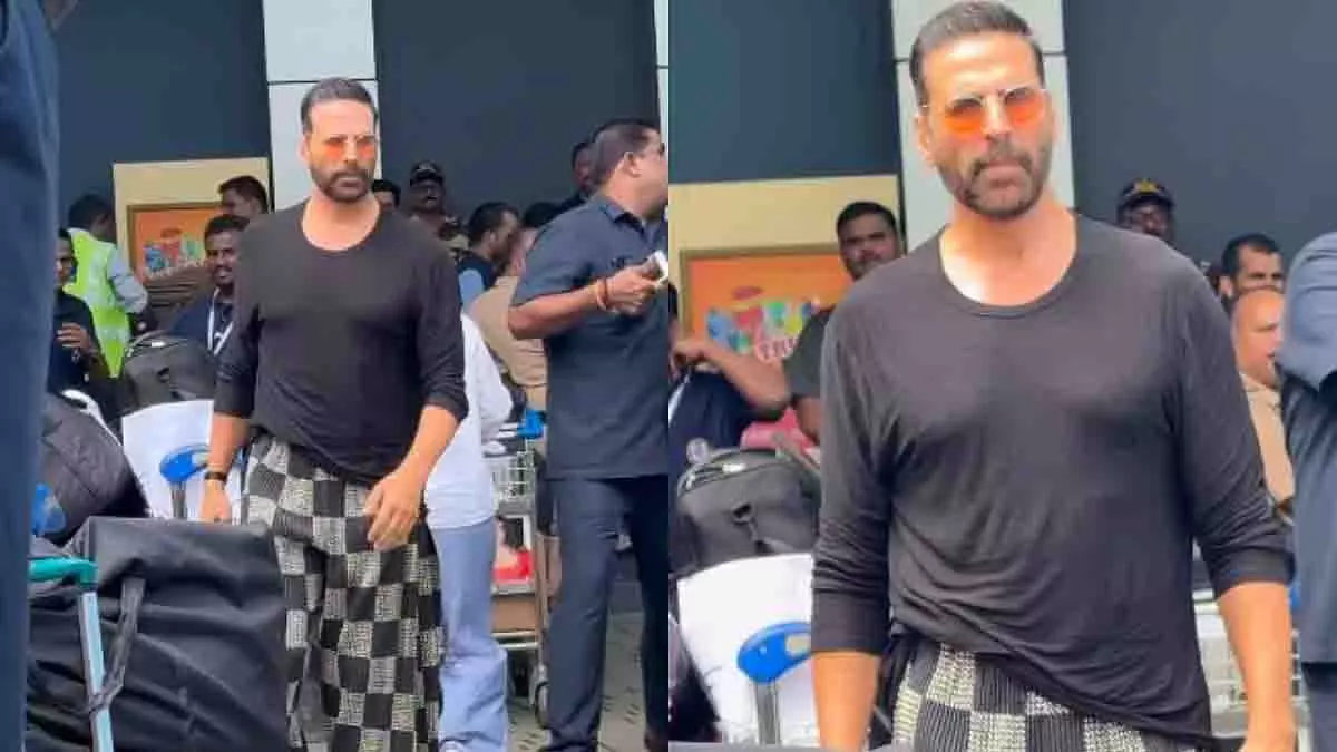 पलाज़ो में दिखे Akshay Kumar, सोशल मीडिया पर मचा बवाल पलाज़ो में दिखे Akshay Kumar, सोशल मीडिया पर मचा बवाल