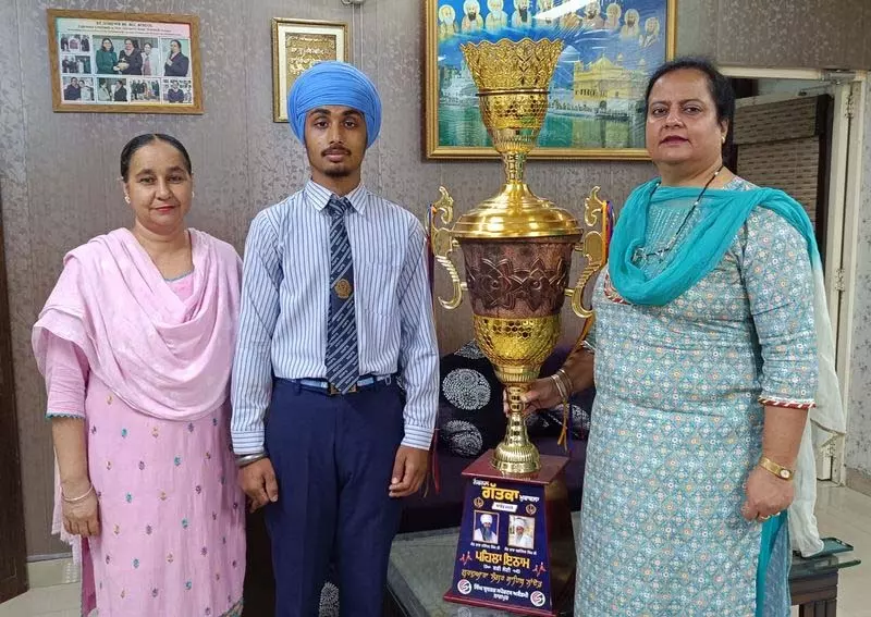 Ludhiana के लड़के ने राष्ट्रीय गतका स्पर्धा में चमक बिखेरी Ludhiana के लड़के ने राष्ट्रीय गतका स्पर्धा में चमक बिखेरी