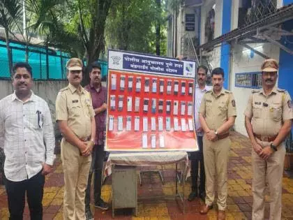 Bundgarden पुलिस ने 50 मोबाइल फोन मूल मालिकों को सौंपे Bundgarden पुलिस ने 50 मोबाइल फोन मूल मालिकों को सौंपे