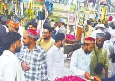 Bareilly: हाजिरी देकर जायरीन भावुक होकर लौटे Bareilly: हाजिरी देकर जायरीन भावुक होकर लौटे