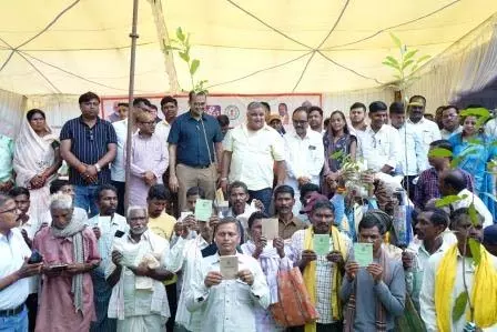 जिला स्तरीय जन समस्या निवारण शिविर में पर्यटन मंत्री राजेश अग्रवाल हुए शामिल जिला स्तरीय जन समस्या निवारण शिविर में पर्यटन मंत्री राजेश अग्रवाल हुए शामिल