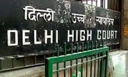 कुत्ता टहलााने पर विवाद: हाईकोर्ट ने क्रॉस-एफआईआर खारिज की कुत्ता टहलााने पर विवाद: हाईकोर्ट ने क्रॉस-एफआईआर खारिज की