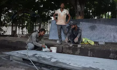 राज्य के बाहर के निर्माण श्रमिकों की संख्या: सरकार ने क्षेत्र सर्वेक्षण कराने का निर्णय लिया