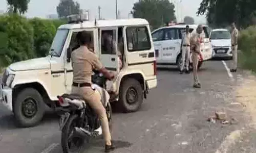 Haryana: मुठभेड़ के बाद पकड़ा गया एल्विश यादव के घर फायरिंग करने वाला आरोपी Haryana: मुठभेड़ के बाद पकड़ा गया एल्विश यादव के घर फायरिंग करने वाला आरोपी