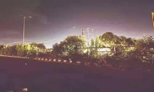 Bhubaneswar : कटक-पुरी बाईपास रोड पर स्ट्रीट लाइटें बंद Bhubaneswar : कटक-पुरी बाईपास रोड पर स्ट्रीट लाइटें बंद