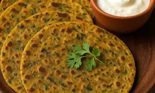 Lauki Thepla: गुजरात की एक लोकप्रिय डिश Lauki Thepla: गुजरात की एक लोकप्रिय डिश
