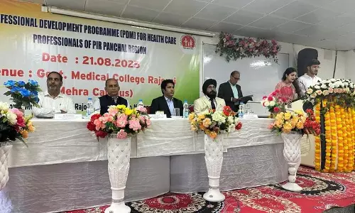 GMC Rajouri  और एनएचएम ने स्वास्थ्य कर्मियों के लिए व्यावसायिक विकास कार्यक्रम आयोजित किया