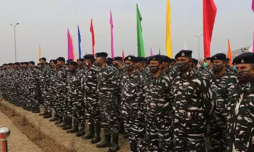 आतंकवाद विरोधी अभियान: केंद्र ने जम्मू भेजीं CRPF की 3 बटालियनें आतंकवाद विरोधी अभियान: केंद्र ने जम्मू भेजीं CRPF की 3 बटालियनें