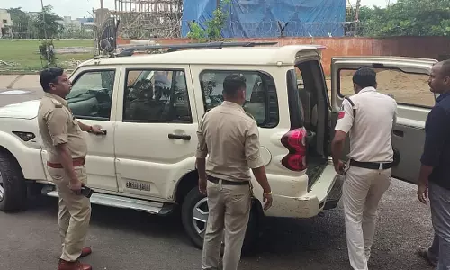 दो युवतियां समेत 5 ड्रग पैडलर्स गिरफ्तार, अफगानिस्तान से लाए थे रायपुर
