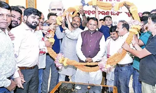 पोस्को, जेएसडब्ल्यू क्योंझर में मेगा स्टील प्लांट स्थापित करेंगे: CM