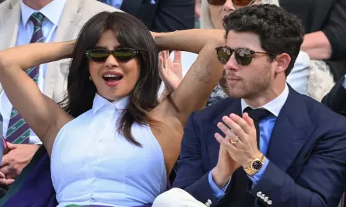 Nick Jonas ने बताया कि प्रियंका चोपड़ा के साथ रहते हुए वह बिस्तर पर एक काम नहीं करते Nick Jonas ने बताया कि प्रियंका चोपड़ा के साथ रहते हुए वह बिस्तर पर एक काम नहीं करते