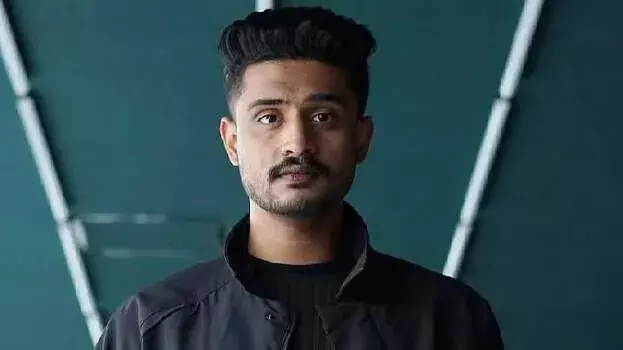 Kerala: माधव सुरेश और कांग्रेस नेता विवाद के बाद पुलिस हिरासत में Kerala: माधव सुरेश और कांग्रेस नेता विवाद के बाद पुलिस हिरासत में
