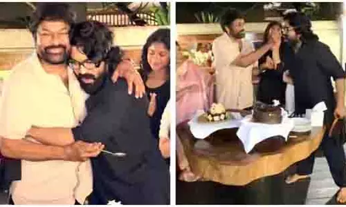 Ram Charan: छुए चिरंजीवी के पैर, जन्मदिन पर दी सबसे प्यारी शुभकामना