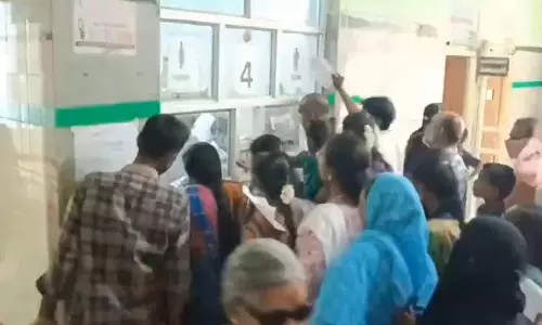 Telangana के आरोग्यश्री पर संकट, 360 निजी अस्पतालों ने सेवा बंद करने की धमकी दी Telangana के आरोग्यश्री पर संकट, 360 निजी अस्पतालों ने सेवा बंद करने की धमकी दी