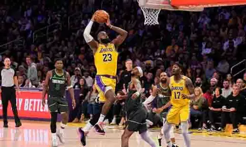 Lakers: पांच-तरफ़ा व्यापार, लेब्रॉन बने केंद्र बिंदु