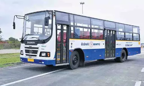 BMTC बस की चपेट में आने से 10 वर्षीय बच्ची की मौत BMTC बस की चपेट में आने से 10 वर्षीय बच्ची की मौत