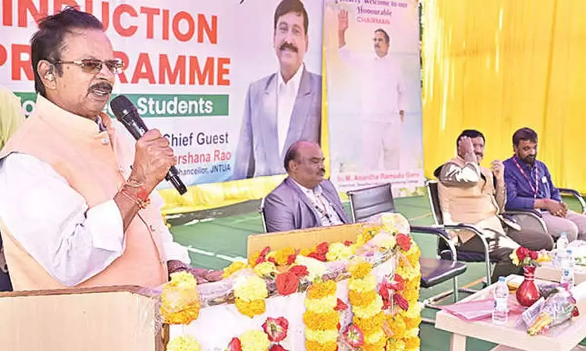 Andhra Pradesh : अनंतलक्ष्मी इंजीनियरिंग कॉलेज में इंडक्शन कार्यक्रम आयोजित हुआ Andhra Pradesh : अनंतलक्ष्मी इंजीनियरिंग कॉलेज में इंडक्शन कार्यक्रम आयोजित हुआ