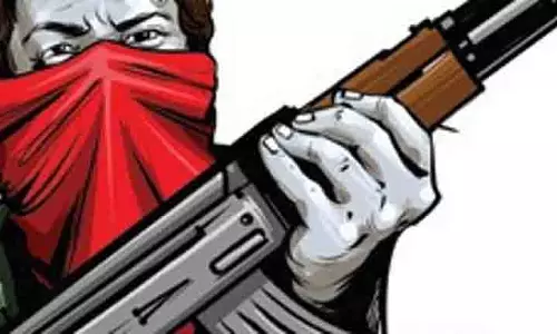 Telangana: 20 लाख के इनामी माओवादी नेता ने हथियार डाले