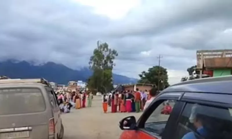 Manipur: रिम्स अस्पताल में महिला की मौत पर जेएसी ने एनएच-2 जाम किया