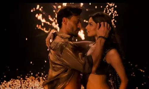 टाइगर श्रॉफ और हरनाज संधू का गाना ‘बाली सोणी’ हुआ रिलीज, डांस करने को हो जाएंगे मजबूर टाइगर श्रॉफ और हरनाज संधू का गाना ‘बाली सोणी’ हुआ रिलीज, डांस करने को हो जाएंगे मजबूर