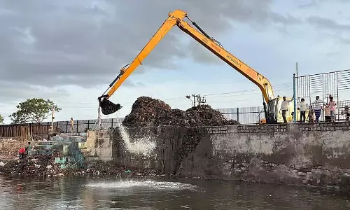 Raichur : निजी कुओं से गाद निकालने का काम शुरू