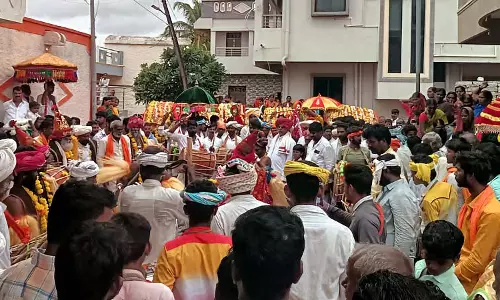Vajjala : उत्सवपूर्ण पालकी उत्सव Vajjala : उत्सवपूर्ण पालकी उत्सव
