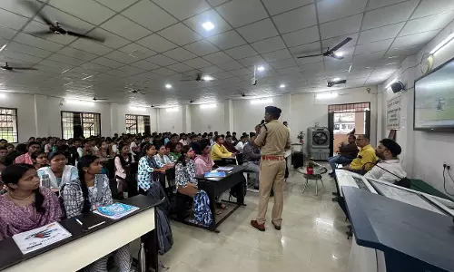 डीएसपी साइबर सेल ने छात्रों को ठगी से बचाव के दिए टिप्स