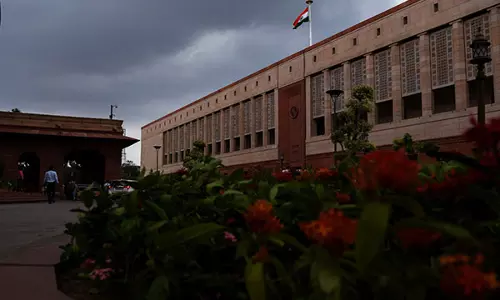 संसद में घुसा Bhadohi का संदिग्ध संसद में घुसा Bhadohi का संदिग्ध