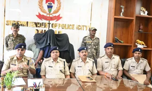 Dhanbad: बाइक चोर गिरोह के 3 सदस्य गिरफ्तार, 5 बाइक बरामद Dhanbad: बाइक चोर गिरोह के 3 सदस्य गिरफ्तार, 5 बाइक बरामद