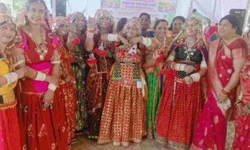 उत्साह, परंपरा और एकता! महानगर टांड्या में हर्षोल्लास के साथ मनाया गया तीज उत्सव