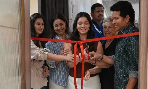 Sachin: सारा की नई शुरुआत पर शेयर की खास तस्वीरें Sachin: सारा की नई शुरुआत पर शेयर की खास तस्वीरें
