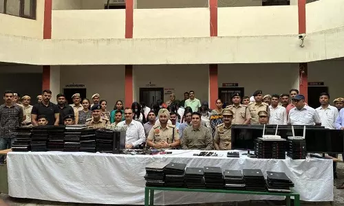 Panchkula IT Park में तीन फर्जी कॉल सेंटरों का भंडाफोड़ Panchkula IT Park में तीन फर्जी कॉल सेंटरों का भंडाफोड़